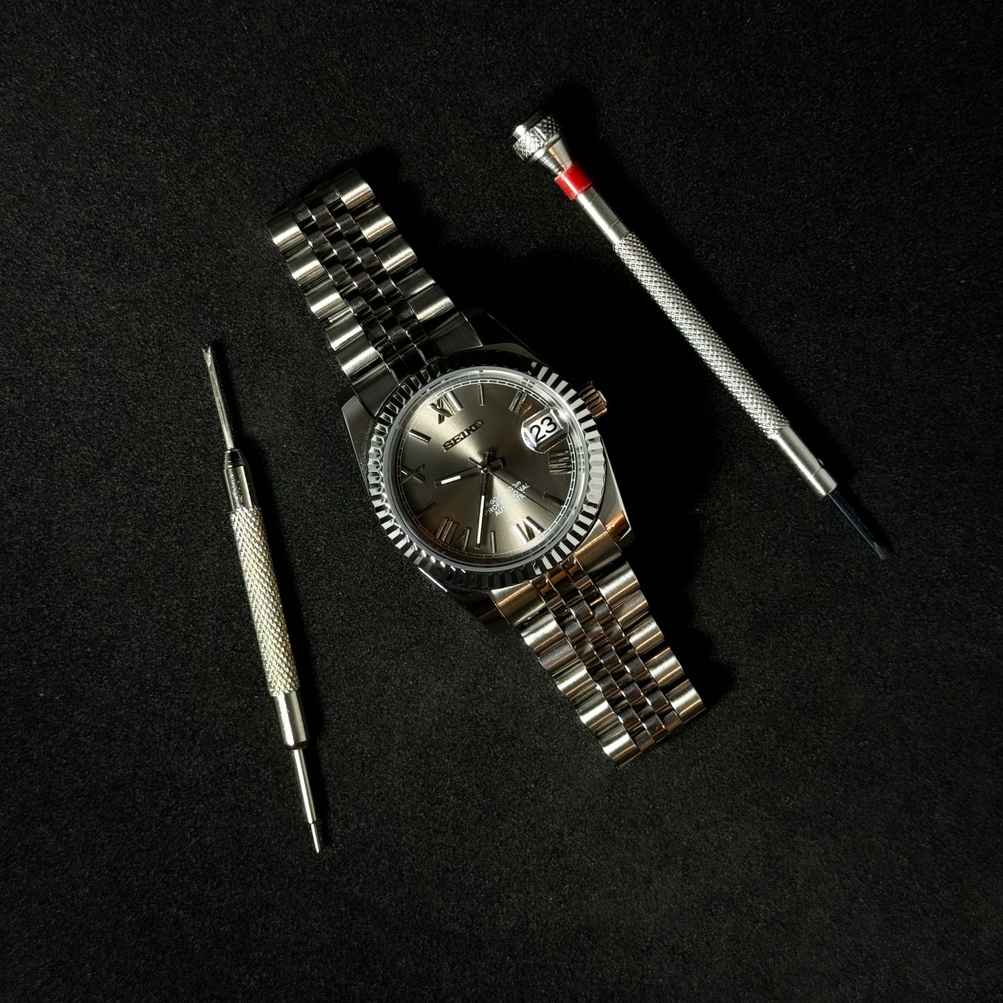 DATEJUST GREY ROMAN - CUSTOM SEIKO NH35 AUTOMATIC WATCH