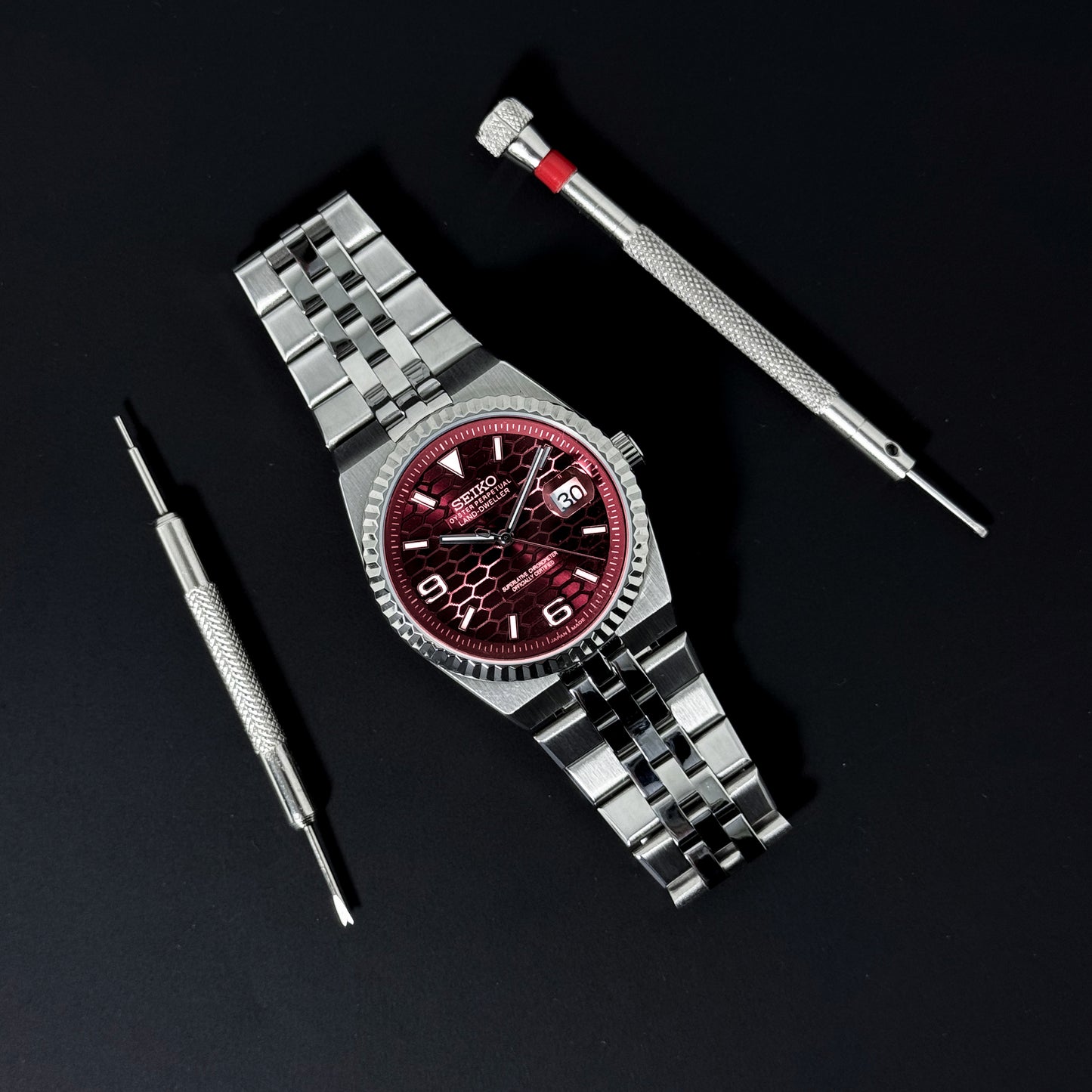 LAND-DWELLER WINE - CUSTOM SEIKO NH35 AUTOMATIC WATCH