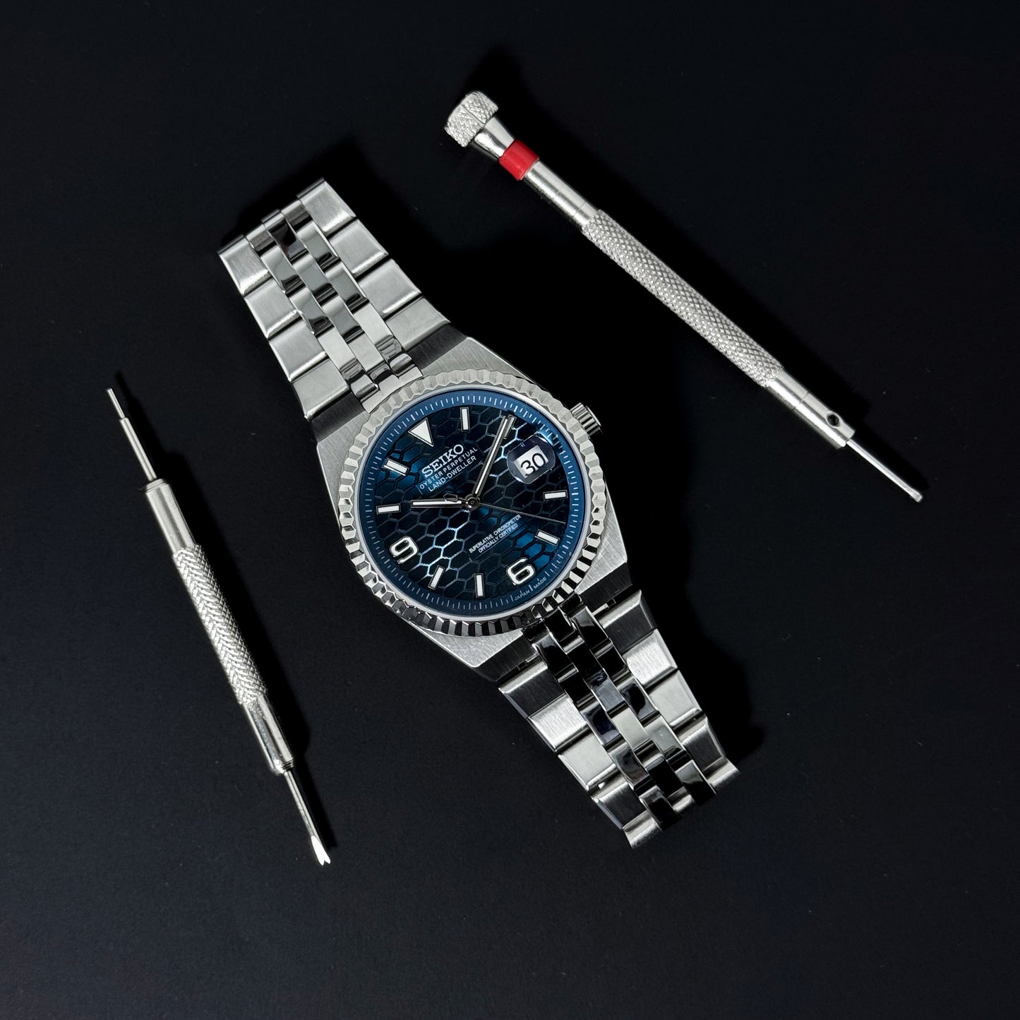 LAND-DWELLER NAVY BLUE - CUSTOM SEIKO NH35 AUTOMATIC WATCH