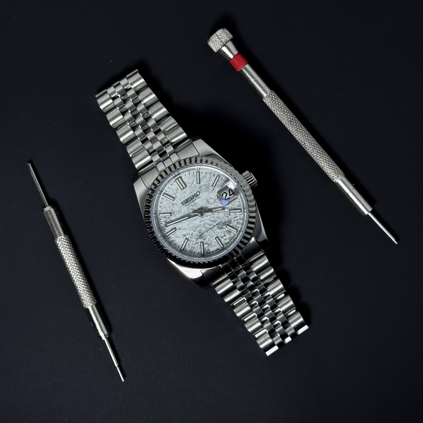 DATEJUST FEATHER GREY - CUSTOM SEIKO NH35 AUTOMATIC WATCH