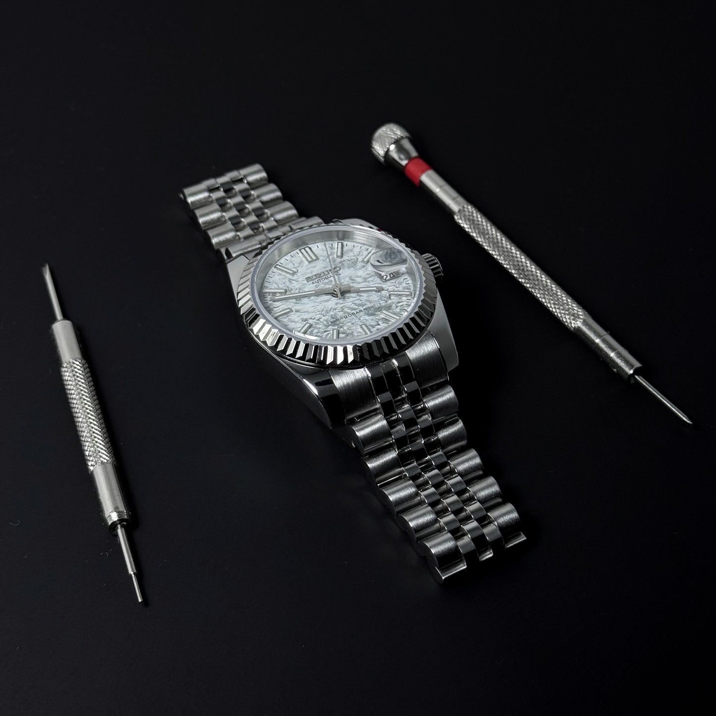 DATEJUST FEATHER GREY - CUSTOM SEIKO NH35 AUTOMATIC WATCH
