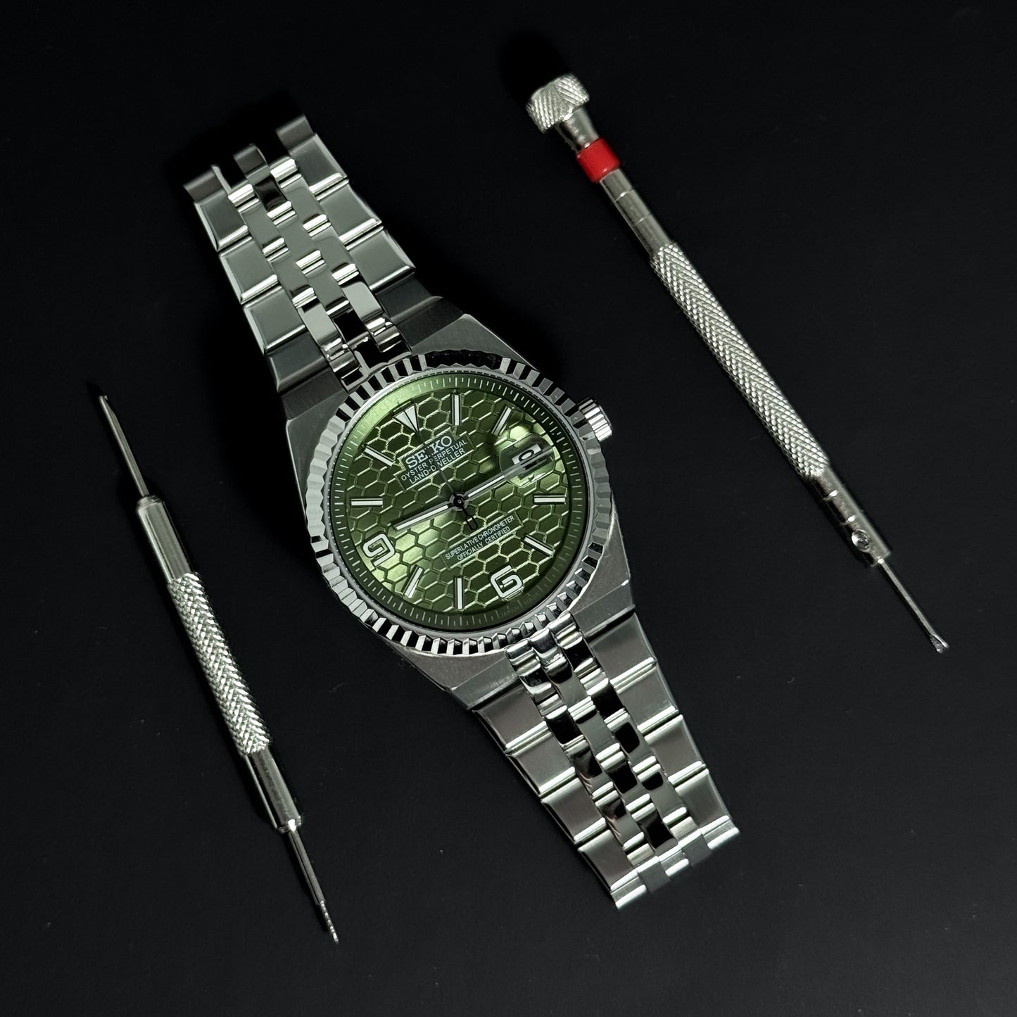 LAND-DWELLER OLIVE - CUSTOM SEIKO NH35 AUTOMATIC WATCH