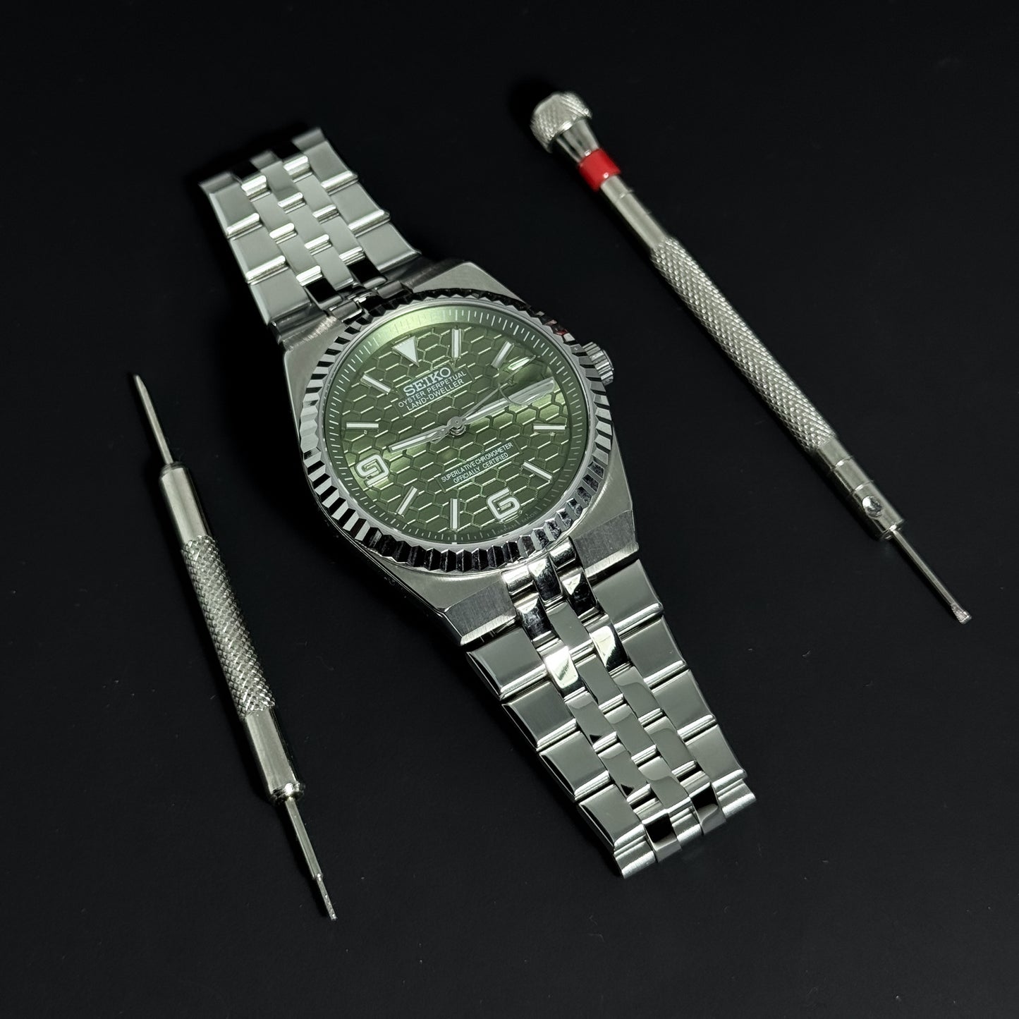 LAND-DWELLER OLIVE - CUSTOM SEIKO NH35 AUTOMATIC WATCH